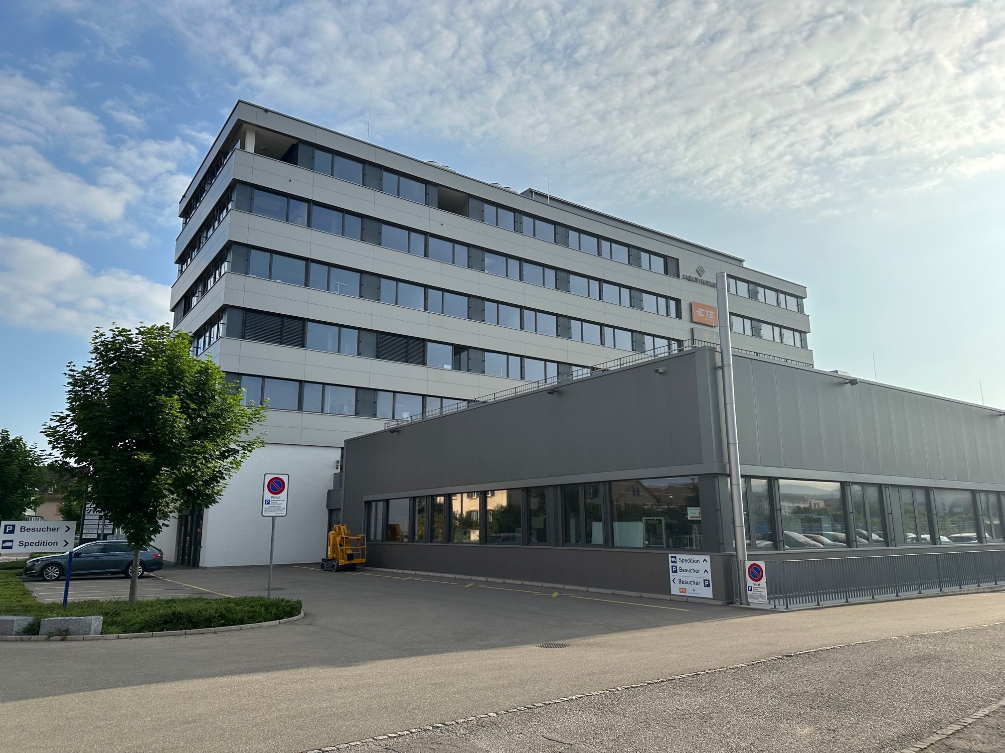 Kontakt, Kunimattweg 14